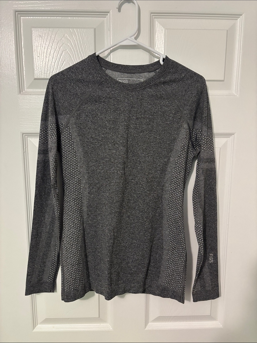 Figs Women's Long Sleeve Athletic Top in Charcoal Gray